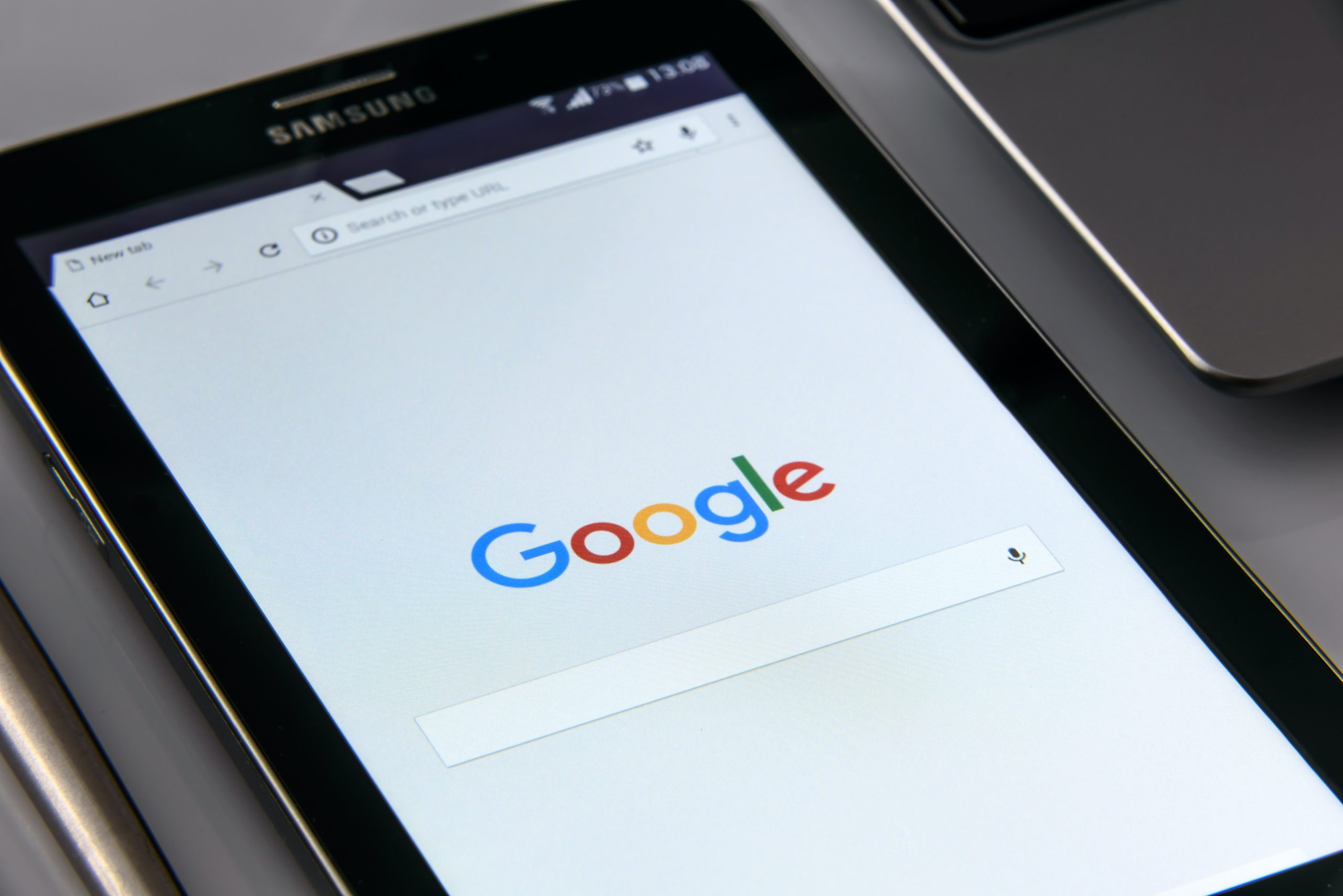 Google SERP on tablet | Fujisan Marketing
