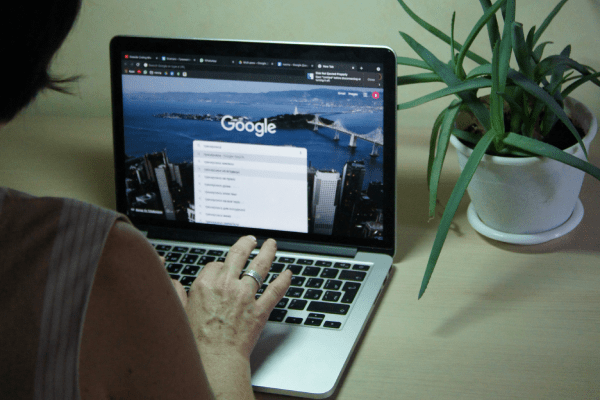google serp on laptop | Fujisan Marketing